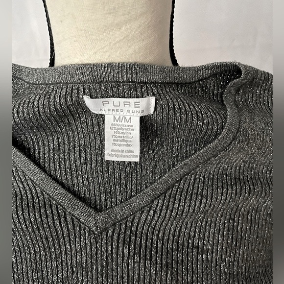 Ribbed sweater, size medium​ - Picture 3 of 6